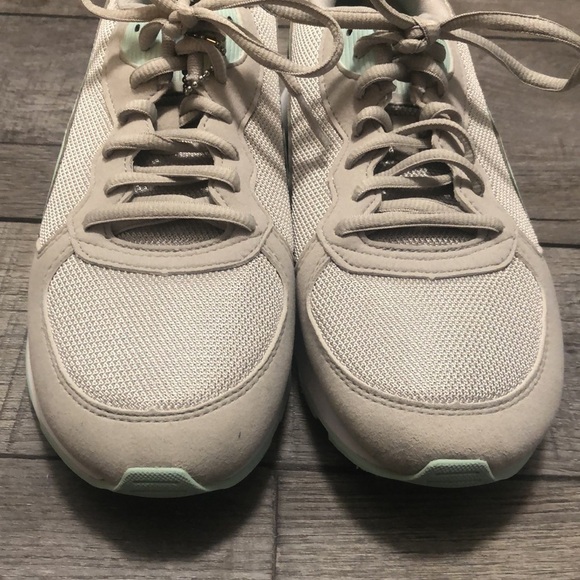 Puma retro runner sneakers in mint and light grey with soft foam support inserts - Picture 5 of 11